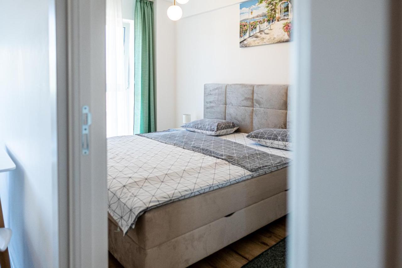 Majo Aparthotel Cluj-Napoca Esterno foto