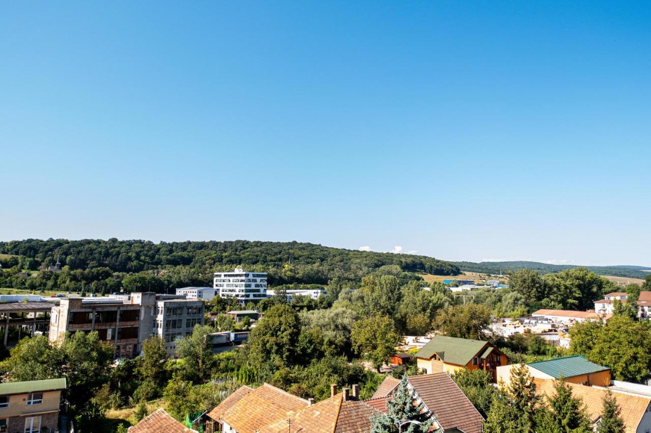 Majo Aparthotel Cluj-Napoca Esterno foto