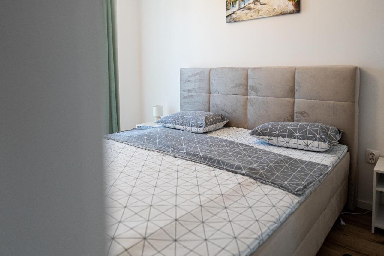 Majo Aparthotel Cluj-Napoca Esterno foto